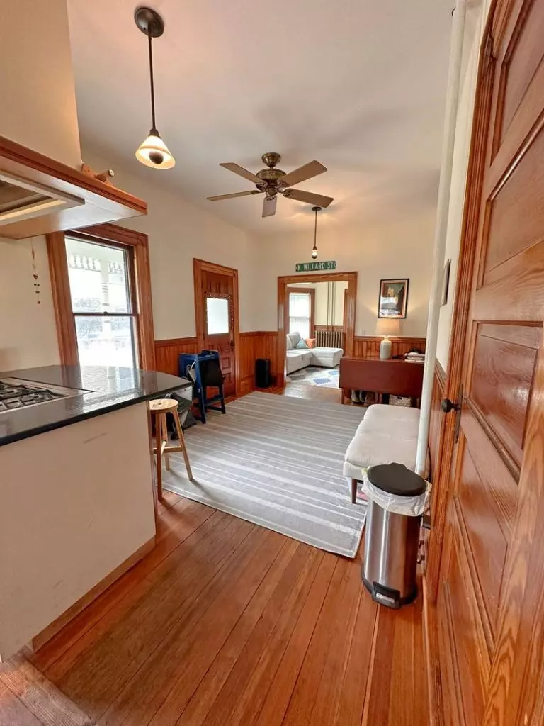 Spacious 8-Bedroom House Near UVM – 132 North Willard Street, Burlington, VT