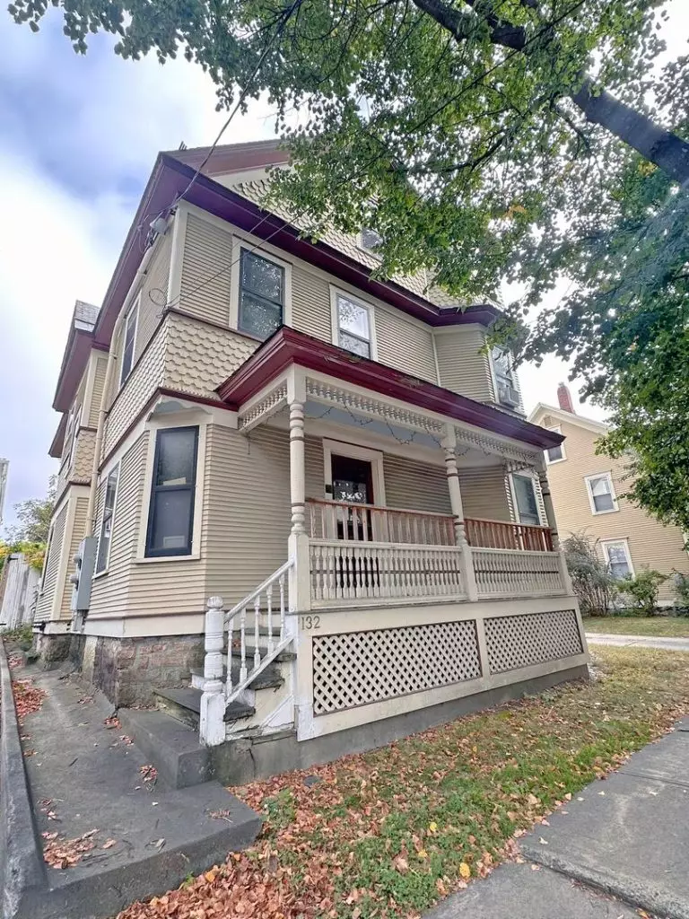 Spacious 8-Bedroom House Near UVM – 132 North Willard Street, Burlington, VT
