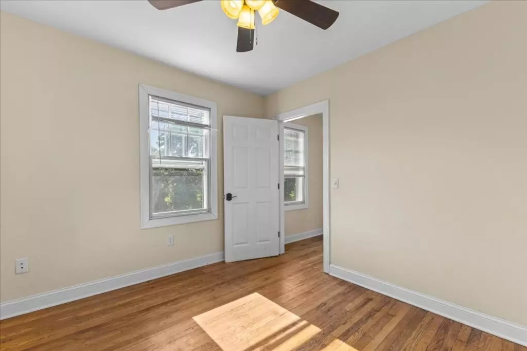 Newly Renovated 5 Bedroom Apartment in Burlington, VT | Free Parking & Near UVM | June 2027