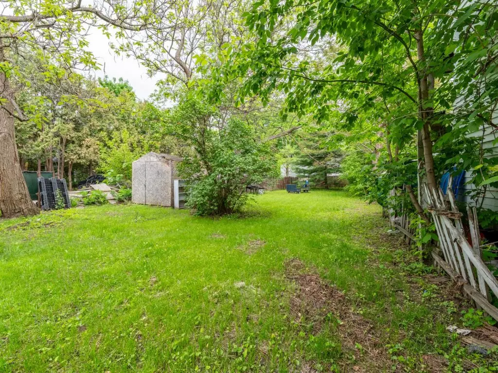 57B Hyde St, Burlington, VT | Renovated 3 Bedroom Apartment Near UVM | June 2027
