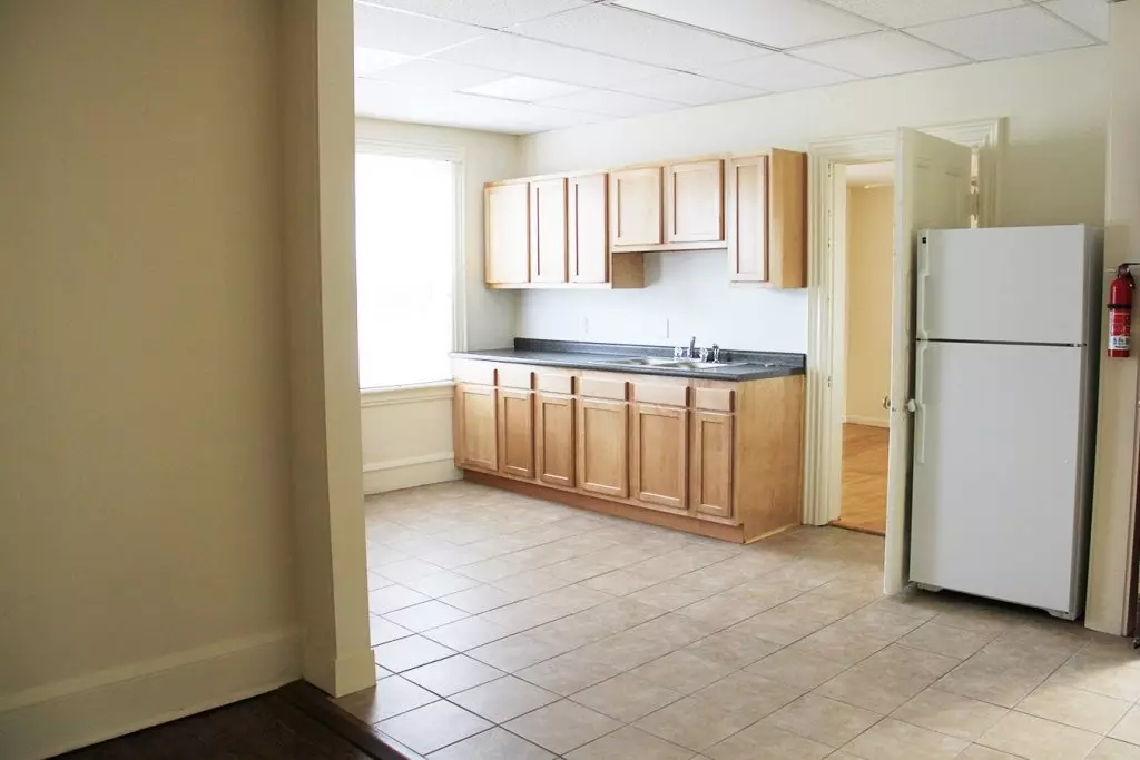 116 North Winooski Ave #2, Burlington, VT | Renovated 3 Bedroom Apartment Near UVM & Downtown | June 2027