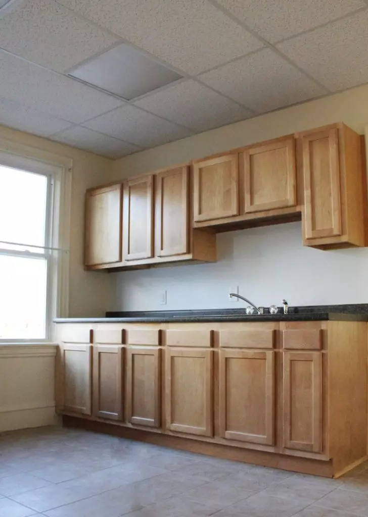 116 North Winooski Ave #2, Burlington, VT | Renovated 3 Bedroom Apartment Near UVM & Downtown | June 2027