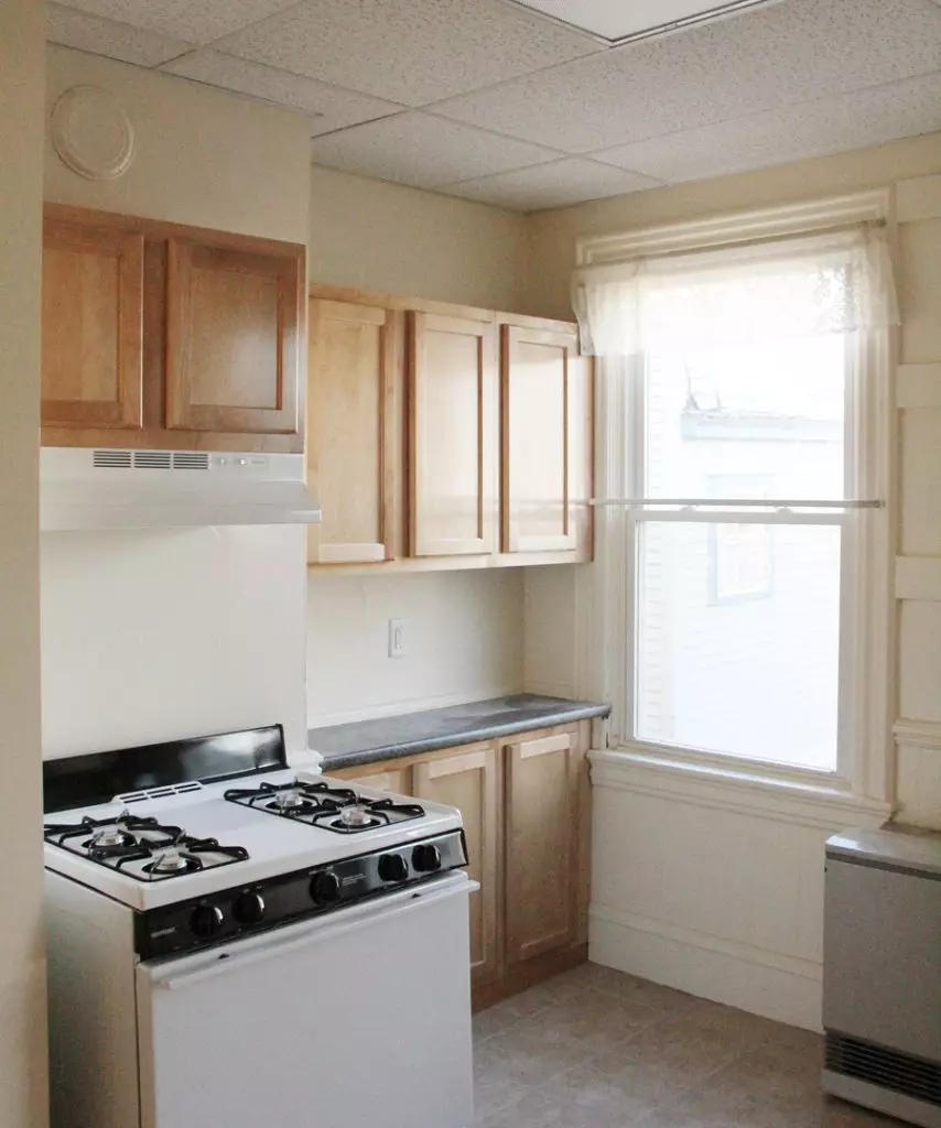 116 North Winooski Ave #2, Burlington, VT | Renovated 3 Bedroom Apartment Near UVM & Downtown | June 2027