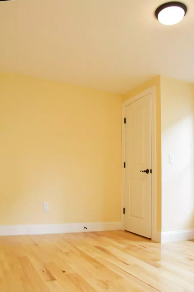 277 North Street, Burlington, VT | Renovated 3 Bedroom, 1.5 Bath Apartment with Parking | June 2027