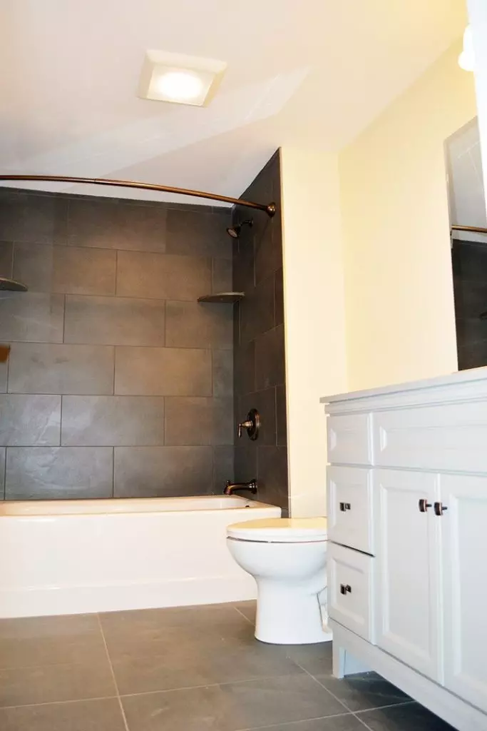 277 North Street, Burlington, VT | Renovated 3 Bedroom, 1.5 Bath Apartment with Parking | June 2027