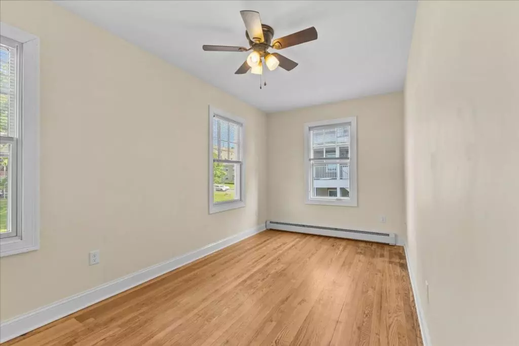 Newly Renovated 5 Bedroom Apartment in Burlington, VT | Free Parking & Near UVM | June 2027