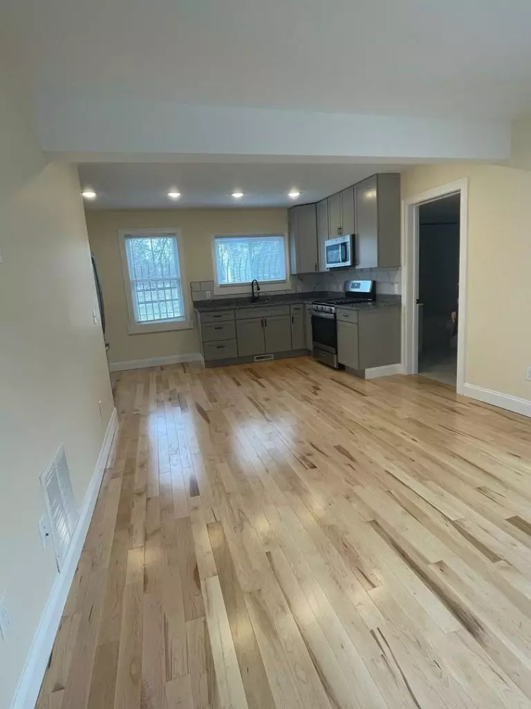 74 Elmwood Ave, Burlington, VT | Newly Renovated 6 Bedroom House Near UVM & Downtown | June 2027