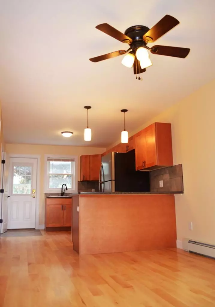 18 Luck St, Burlington, VT | 3 Bedroom Townhouse Near UVM & Downtown | June 2027