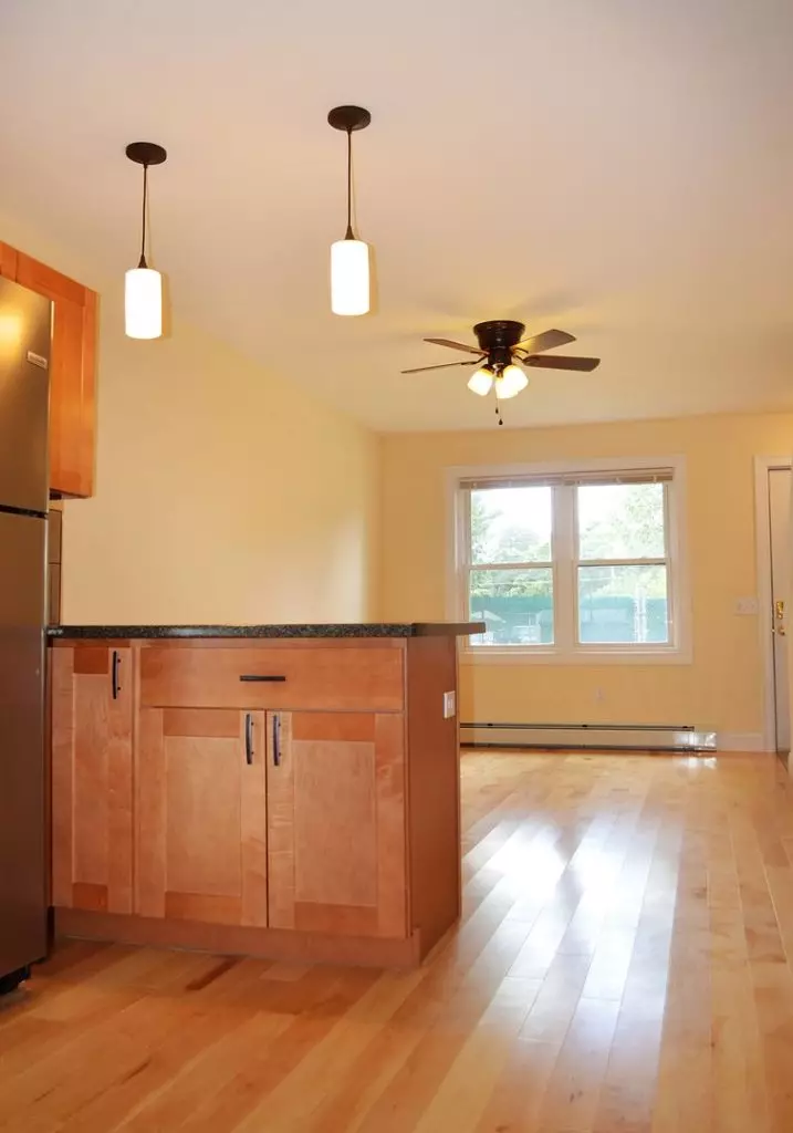 18 Luck St, Burlington, VT | 3 Bedroom Townhouse Near UVM & Downtown | June 2027