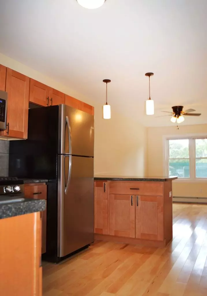18 Luck St, Burlington, VT | 3 Bedroom Townhouse Near UVM & Downtown | June 2027
