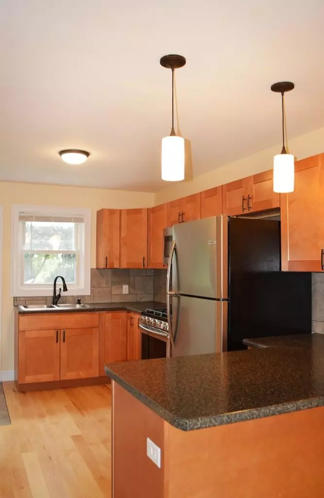 18 Luck St, Burlington, VT | 3 Bedroom Townhouse Near UVM & Downtown | June 2027