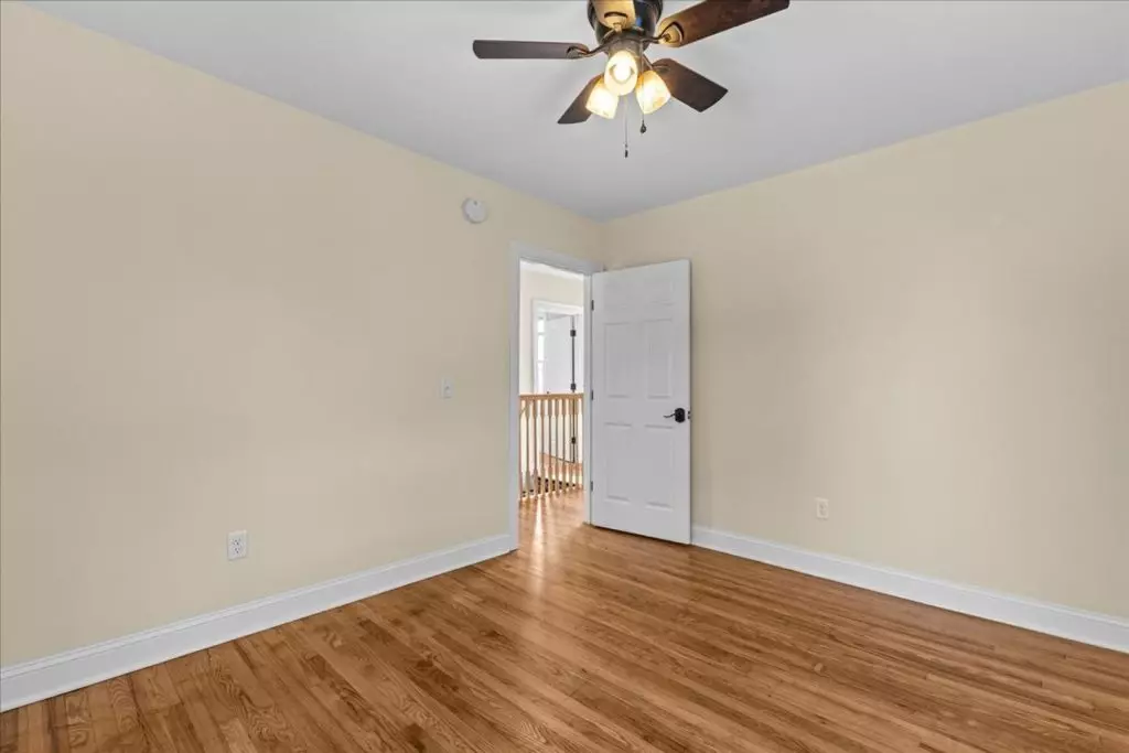 Newly Renovated 5 Bedroom Apartment in Burlington, VT | Free Parking & Near UVM | June 2027