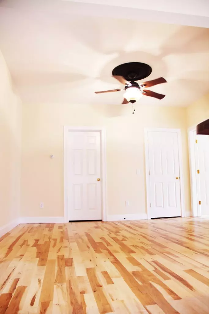 24 Cedar St, Burlington, VT | Renovated 3 Bedroom Apartment with Parking | June 2027