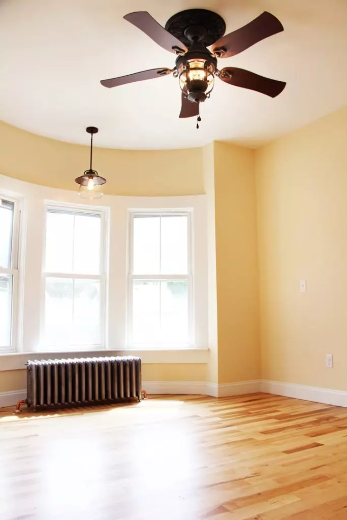 24 Cedar St, Burlington, VT | Renovated 3 Bedroom Apartment with Parking | June 2027