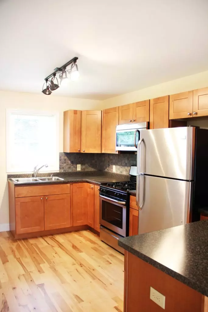 20 Luck St, Burlington, VT | 3 Bedroom Townhouse Near UVM & Downtown | June 2027