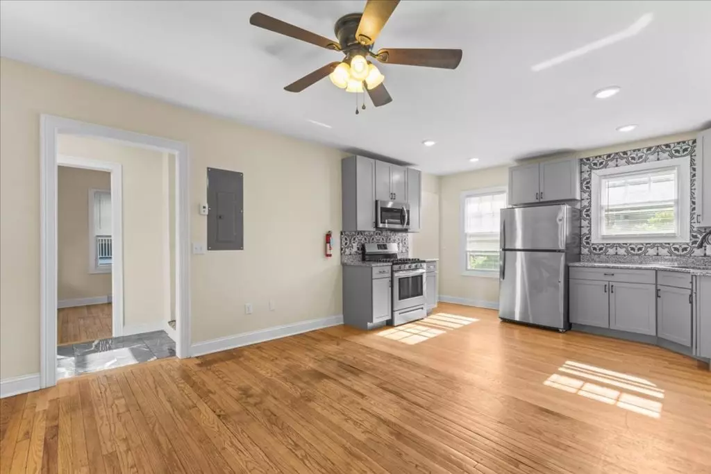Newly Renovated 5 Bedroom Apartment in Burlington, VT | Free Parking & Near UVM | June 2027