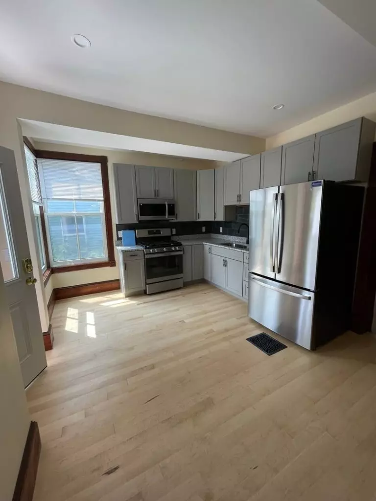 88 North Winooski Ave, Burlington, VT | Updated 4 Bedroom Apartment with Historic Charm | June 2027