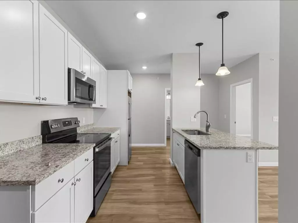 Newly Renovated 2 Bedroom in Williston – Available Starting October 15th!