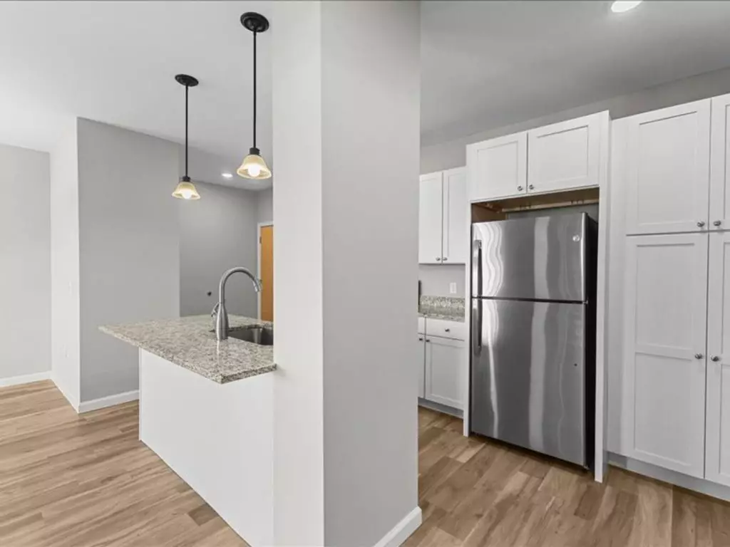 Newly Renovated 2 Bedroom in Williston – Available Starting October 15th!