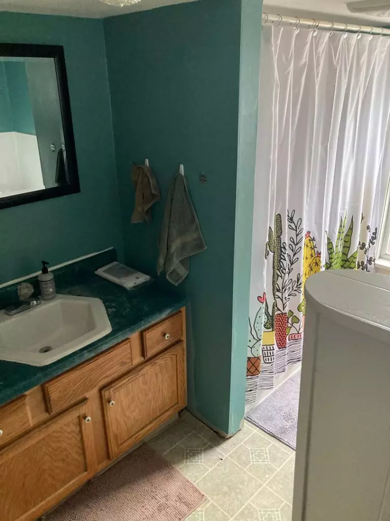 24 Monroe St, Burlington, VT | 5 Bedroom House Near UVM with Parking | June 2027