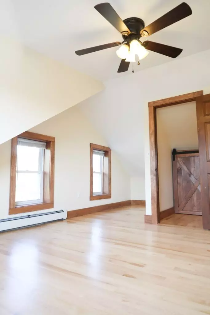 6 Chase St, Burlington, VT | 5 Bedroom, 2 Bathroom Apartment Near UVM | June 2027