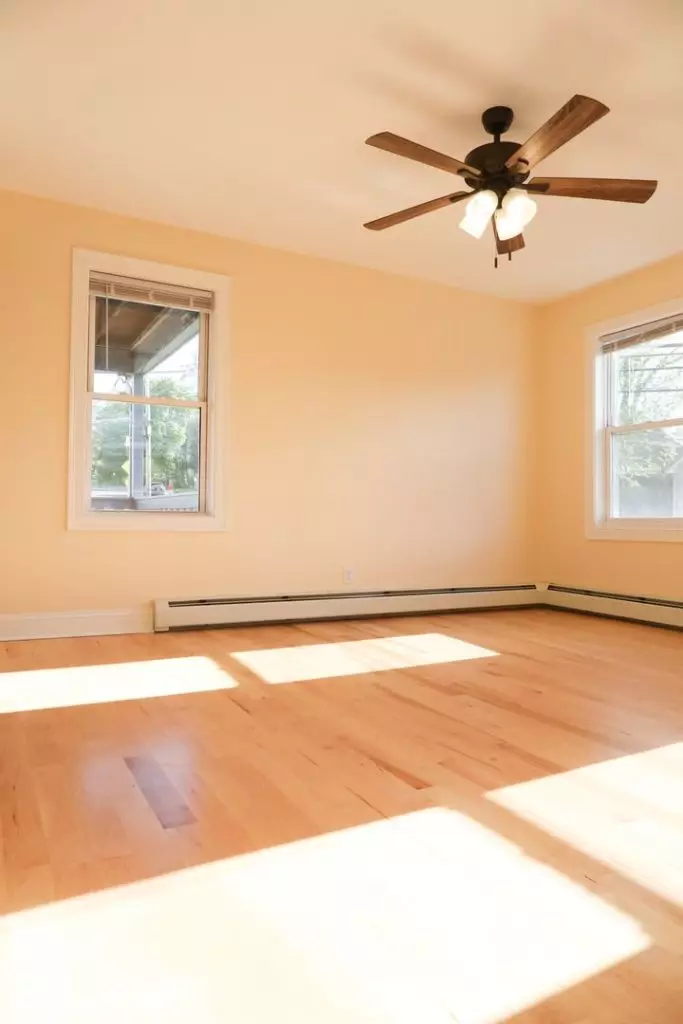 6 Chase St, Burlington, VT | 5 Bedroom, 2 Bathroom Apartment Near UVM | June 2027
