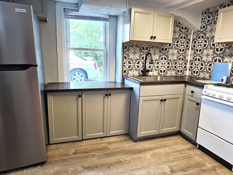 Studio with Parking – 603 Riverside, Burlington VT
