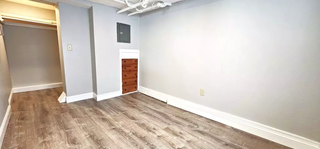 Studio with Parking – 603 Riverside, Burlington VT