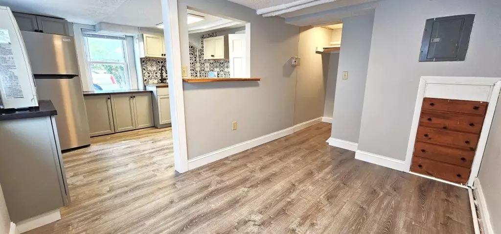 Studio with Parking – 603 Riverside, Burlington VT