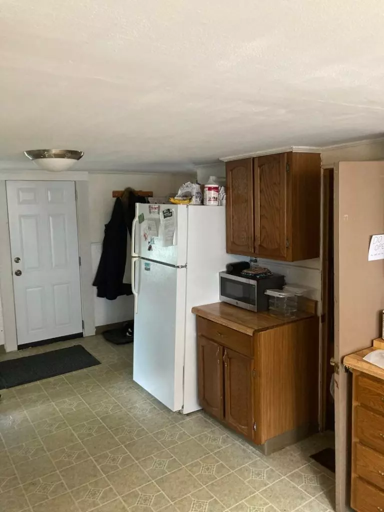 24 Monroe St, Burlington, VT | 5 Bedroom House Near UVM with Parking | June 2027