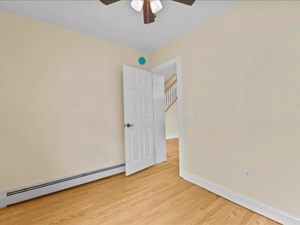 Renovated 4-Bedroom Apartment Near UVM & Champlain College – Burlington, VT – June 2027