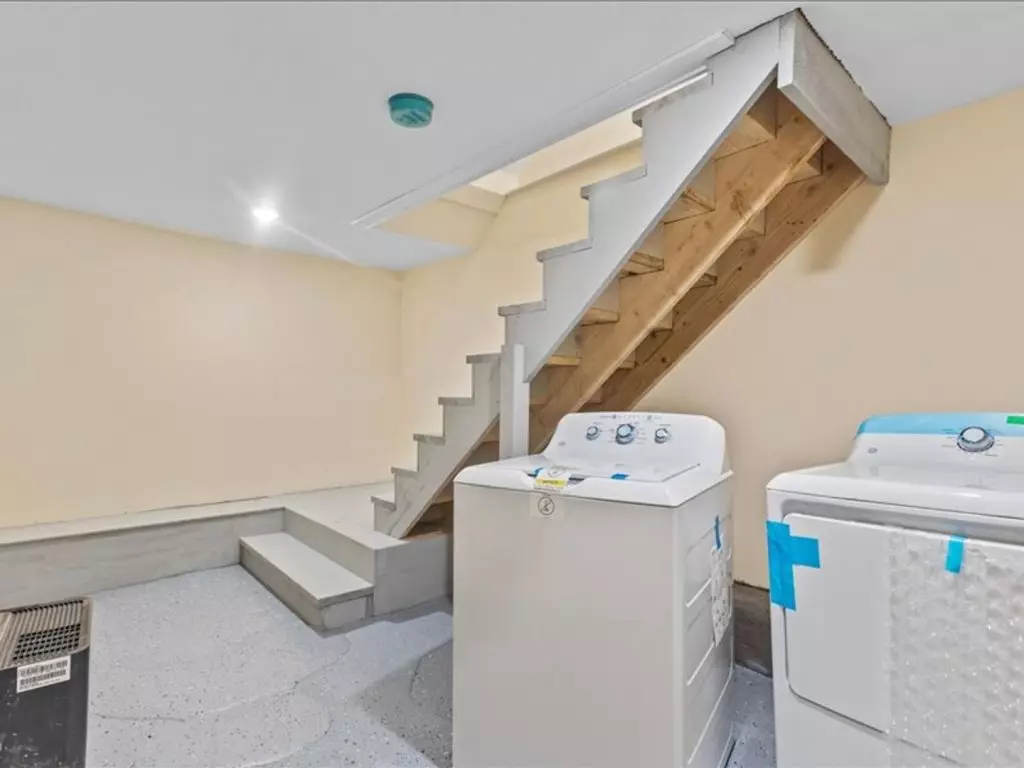 Renovated 4-Bedroom Apartment Near UVM & Champlain College – Burlington, VT – June 2027
