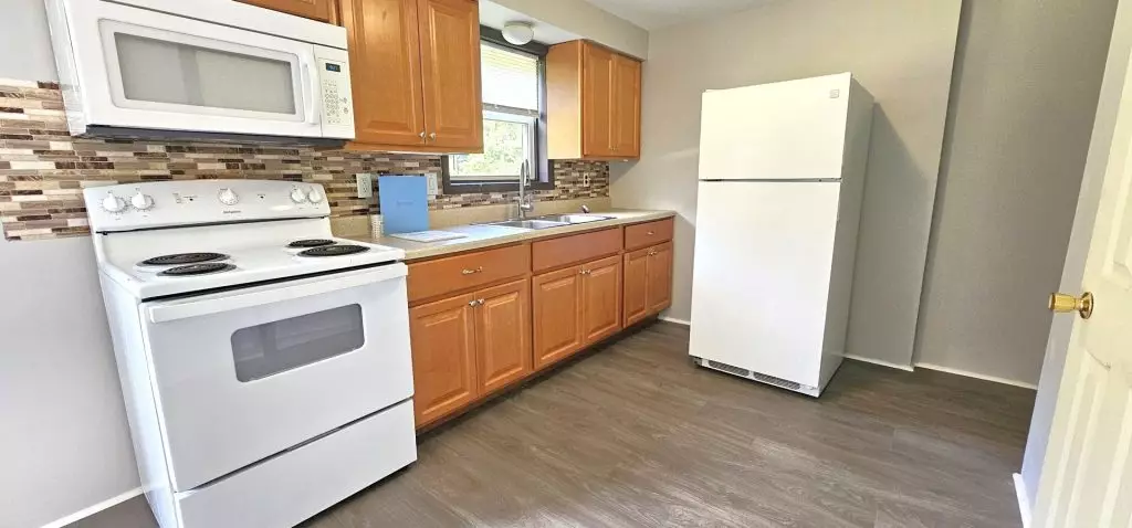 Two Bedroom Townhouse in Colchester – Available November 1, 2026