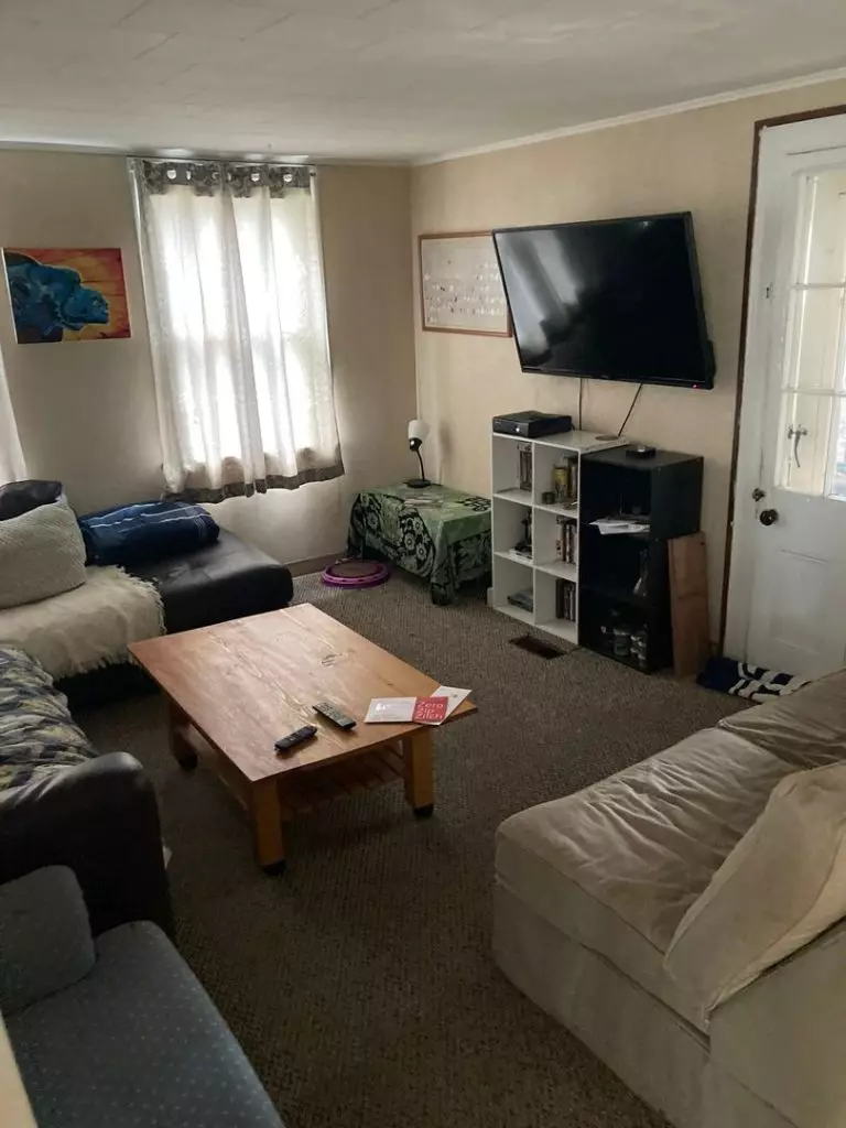 24 Monroe St, Burlington, VT | 5 Bedroom House Near UVM with Parking | June 2027