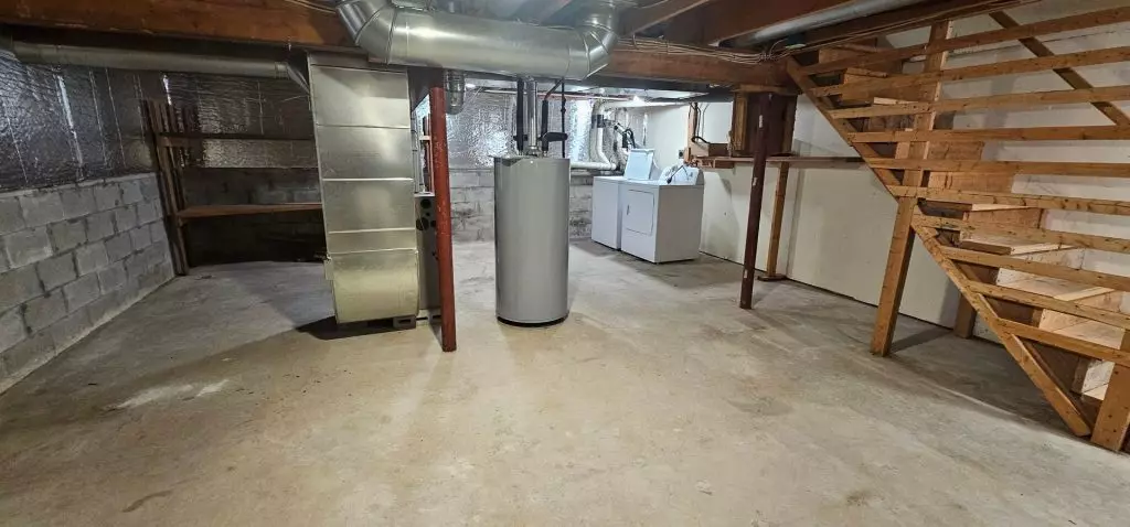 Two Bedroom Townhouse in Colchester – Available November 1, 2026