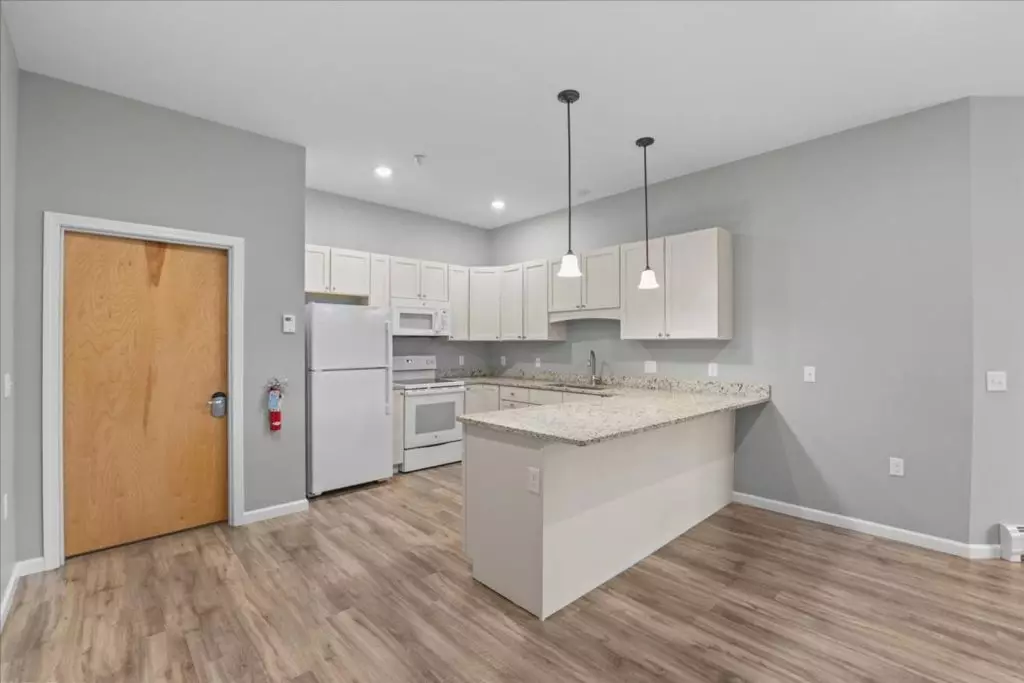 Spacious 2-Bedroom, 2 Bath Apartment at 32 Cottonwood Drive, Apt #301 – Williston, VT!