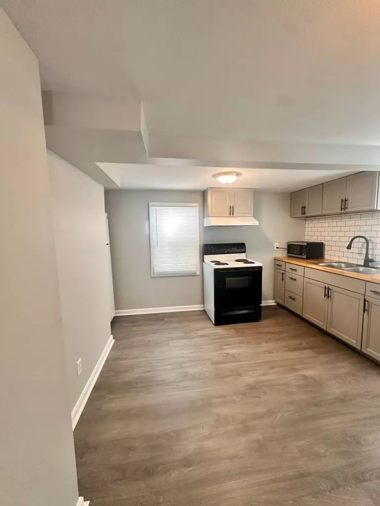 4 Bedroom Apartment for Rent in Burlington, VT | Off-Street Parking | Pet Friendly | June 2027