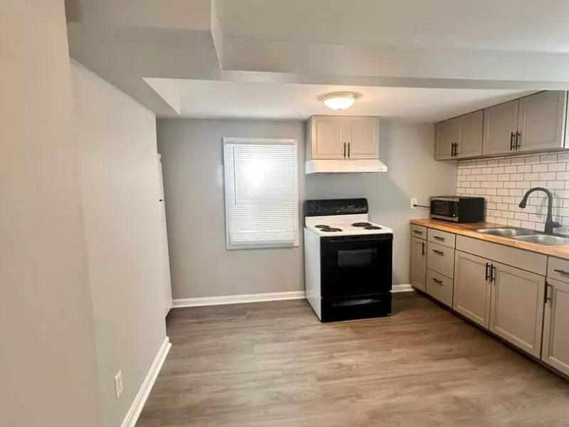 4 Bedroom Apartment for Rent in Burlington, VT | Off-Street Parking | Pet Friendly | June 2027