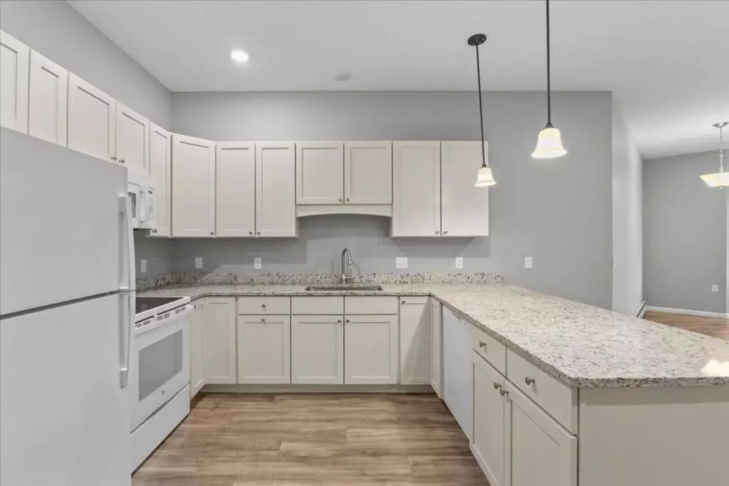 Spacious 2-Bedroom, 2 Bath Apartment at 32 Cottonwood Drive, Apt #301 – Williston, VT!