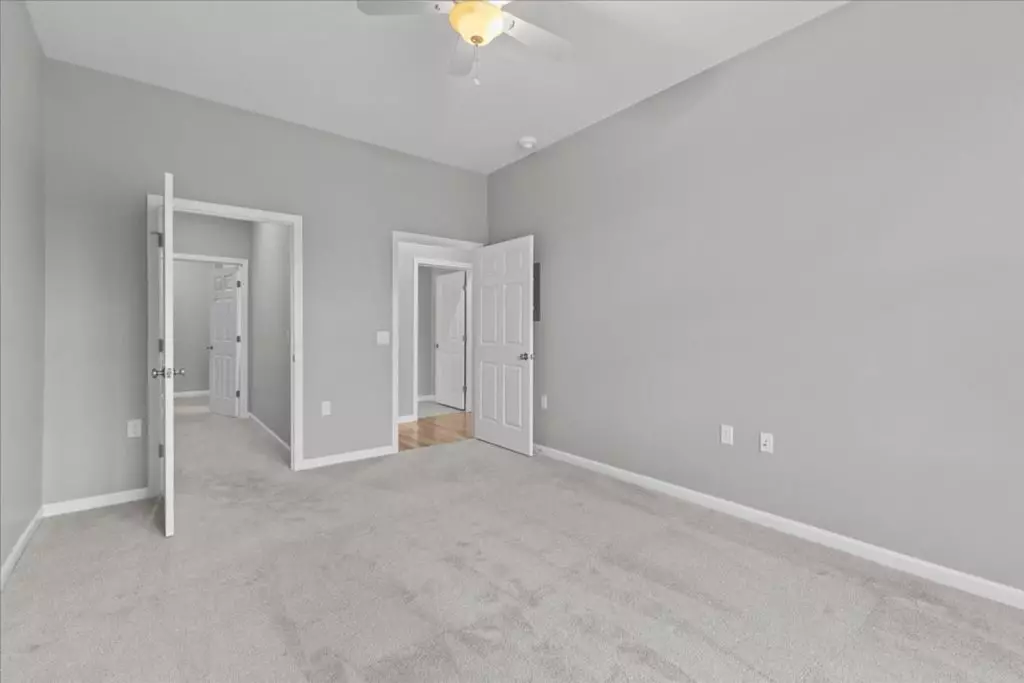 Spacious 2-Bedroom, 2 Bath Apartment at 32 Cottonwood Drive, Apt #301 – Williston, VT!