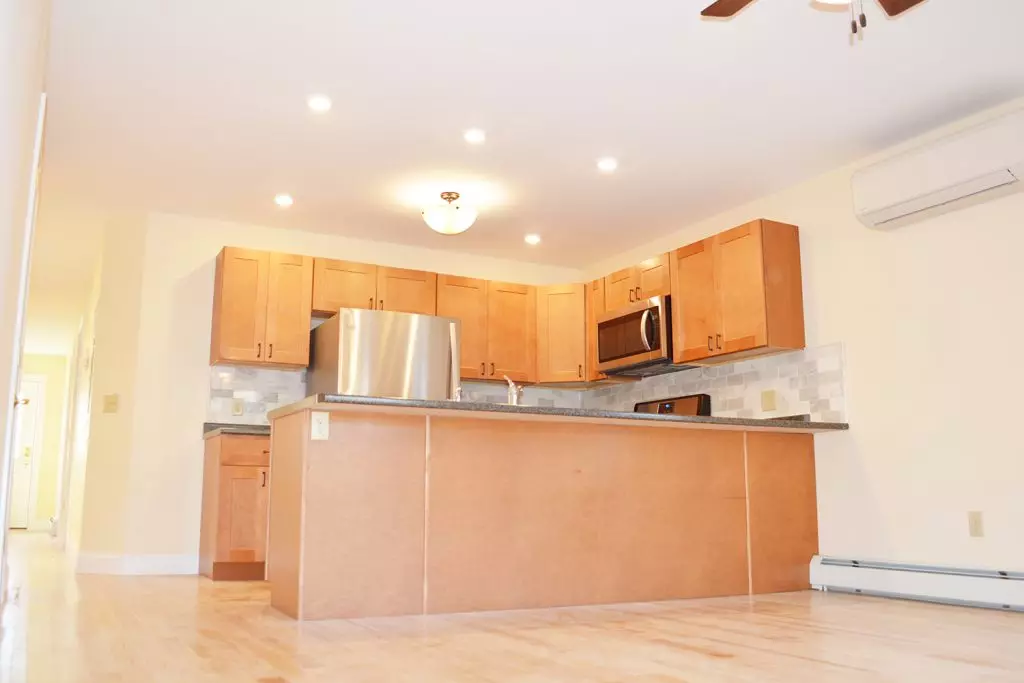 16 Peru St, Burlington, VT | Newly Renovated 5 Bedroom House with Garage | June 2027