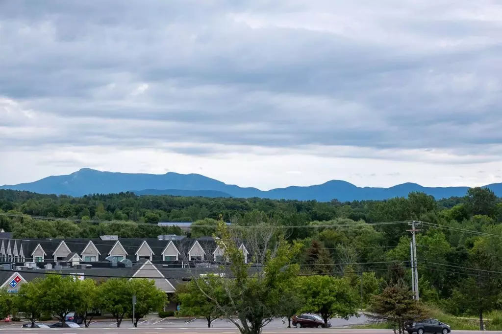 Spacious 2-Bedroom, 2 Bath Apartment at 32 Cottonwood Drive, Apt #301 – Williston, VT!