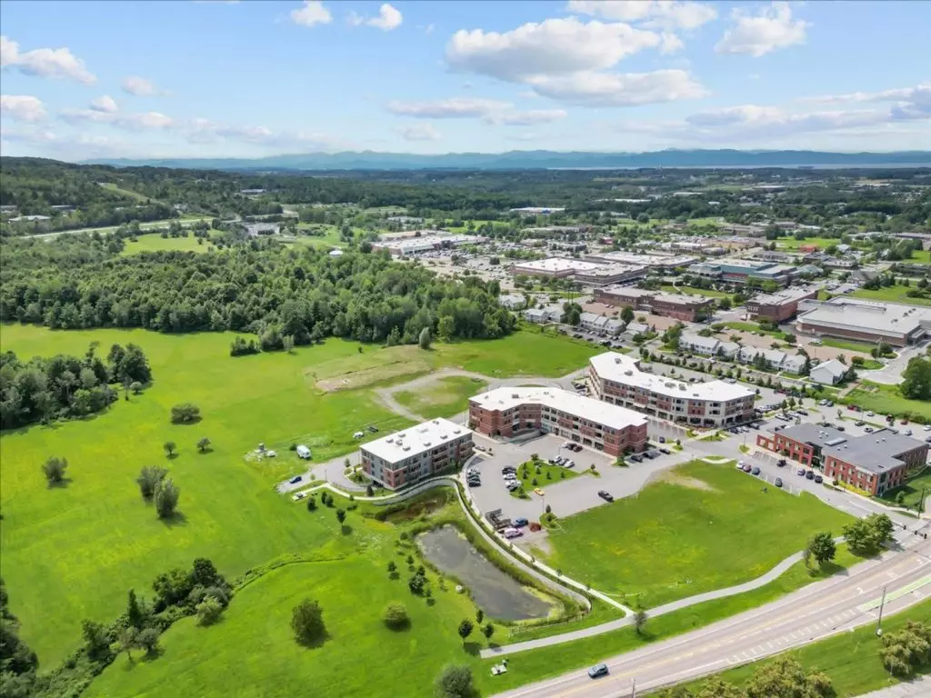 Spacious 2-Bedroom, 2 Bath Apartment at 32 Cottonwood Drive, Apt #301 – Williston, VT!