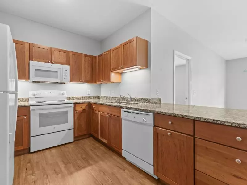 Available Now – Modern 2 Bedroom, 2 Bathroom Apartment in Essex, VT – Heat & Hot Water Included