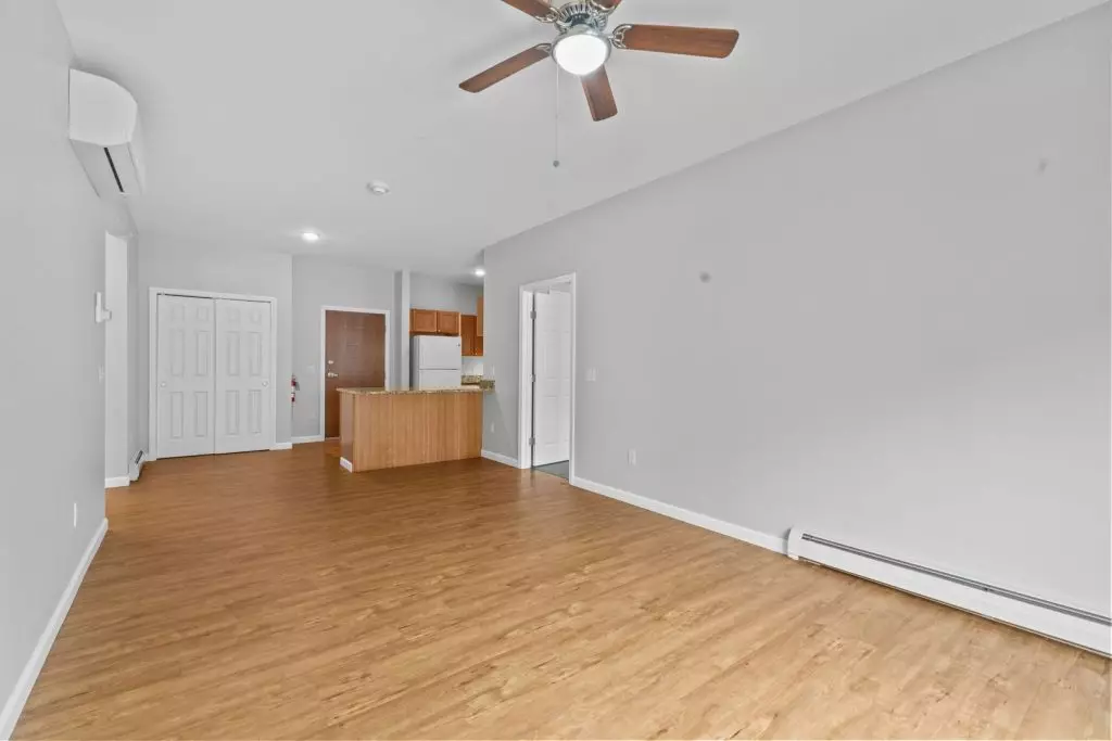 Available Now – Modern 2 Bedroom, 2 Bathroom Apartment in Essex, VT – Heat & Hot Water Included