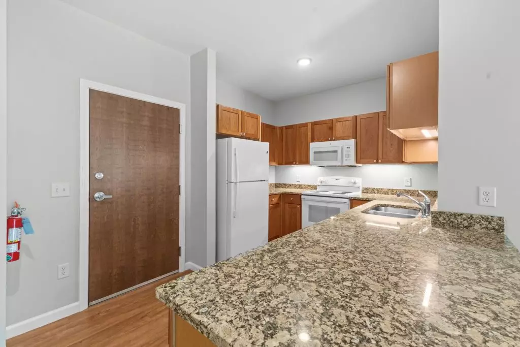 Available Now – Modern 2 Bedroom, 2 Bathroom Apartment in Essex, VT – Heat & Hot Water Included