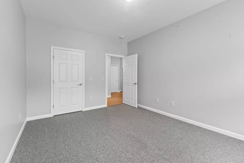 Available Now – Modern 2 Bedroom, 2 Bathroom Apartment in Essex, VT – Heat & Hot Water Included