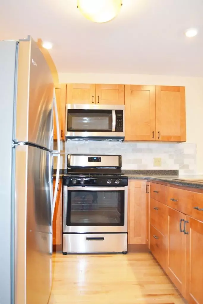 16 Peru St, Burlington, VT | Newly Renovated 5 Bedroom House with Garage | June 2027