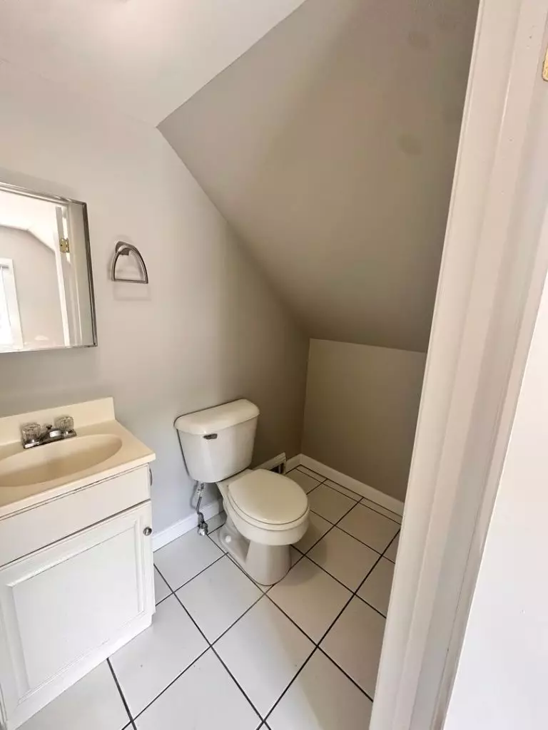 4 Bedroom Apartment for Rent in Burlington, VT | Off-Street Parking | Pet Friendly | June 2027