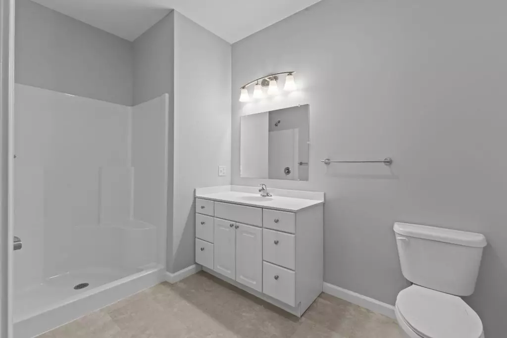 Available Now – Modern 2 Bedroom, 2 Bathroom Apartment in Essex, VT – Heat & Hot Water Included